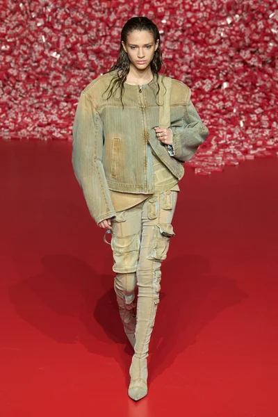 Look 43
